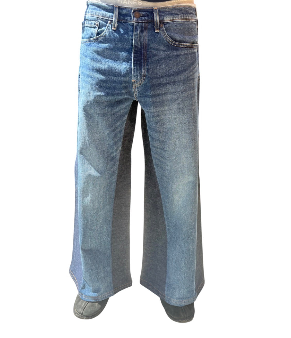 001 // ELEPHANT-LEG DISTORTION