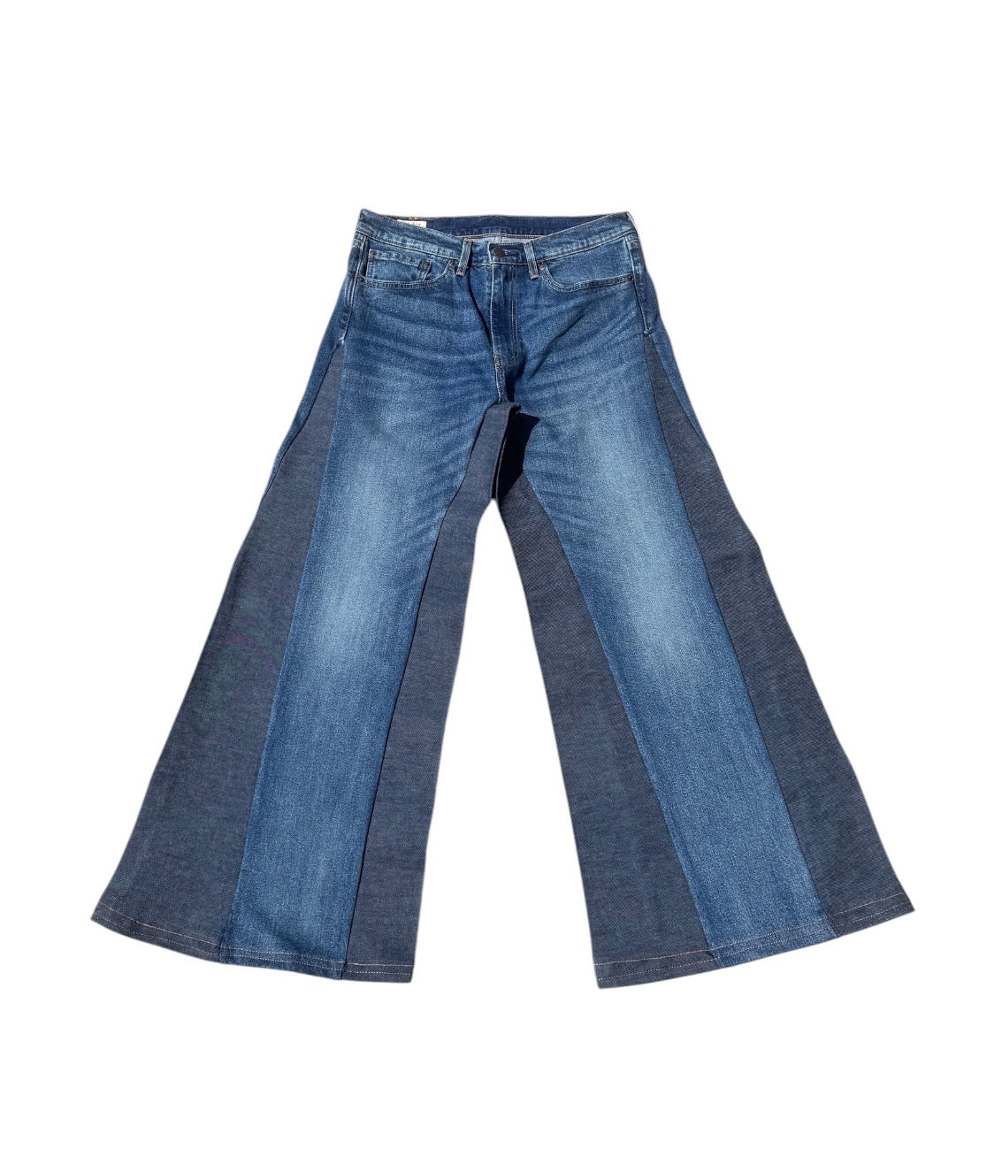 001 // ELEPHANT-LEG DISTORTION